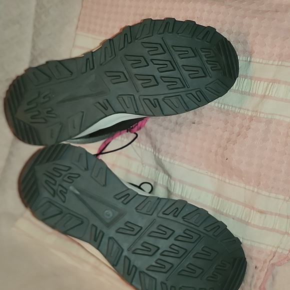 NWT youth size 3 all in motion ankle boots - Picture 6 of 7